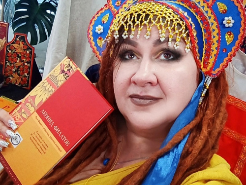 Гузель Мухаметшина в образе Маруси из сказки Л. Филатова «Про Федота-стрельца, удалого молодца»