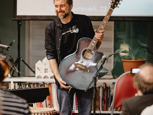 Уютник среди книг. Сергей Целиков